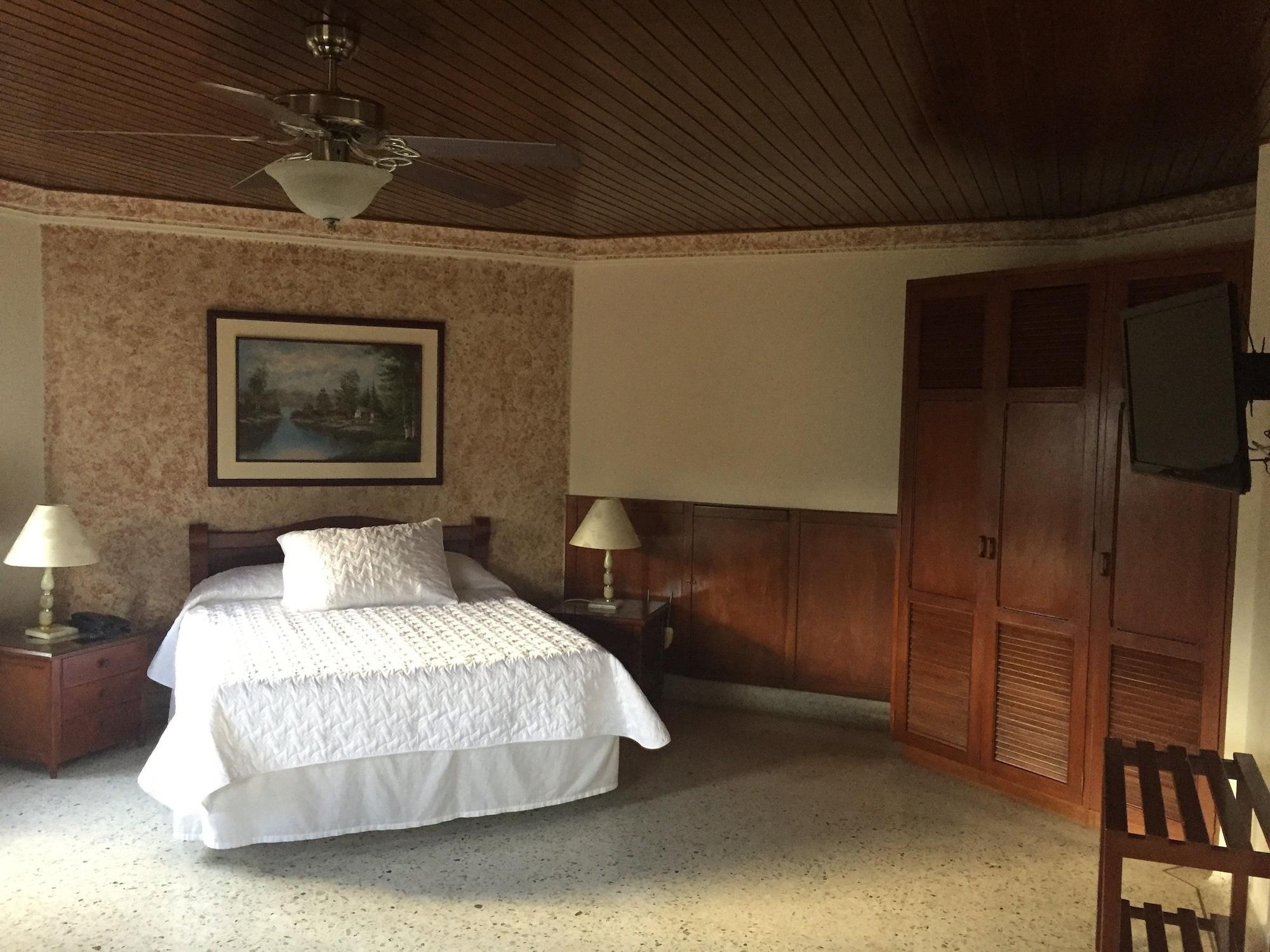 Hotel Stein Colonial Cali Bagian luar foto