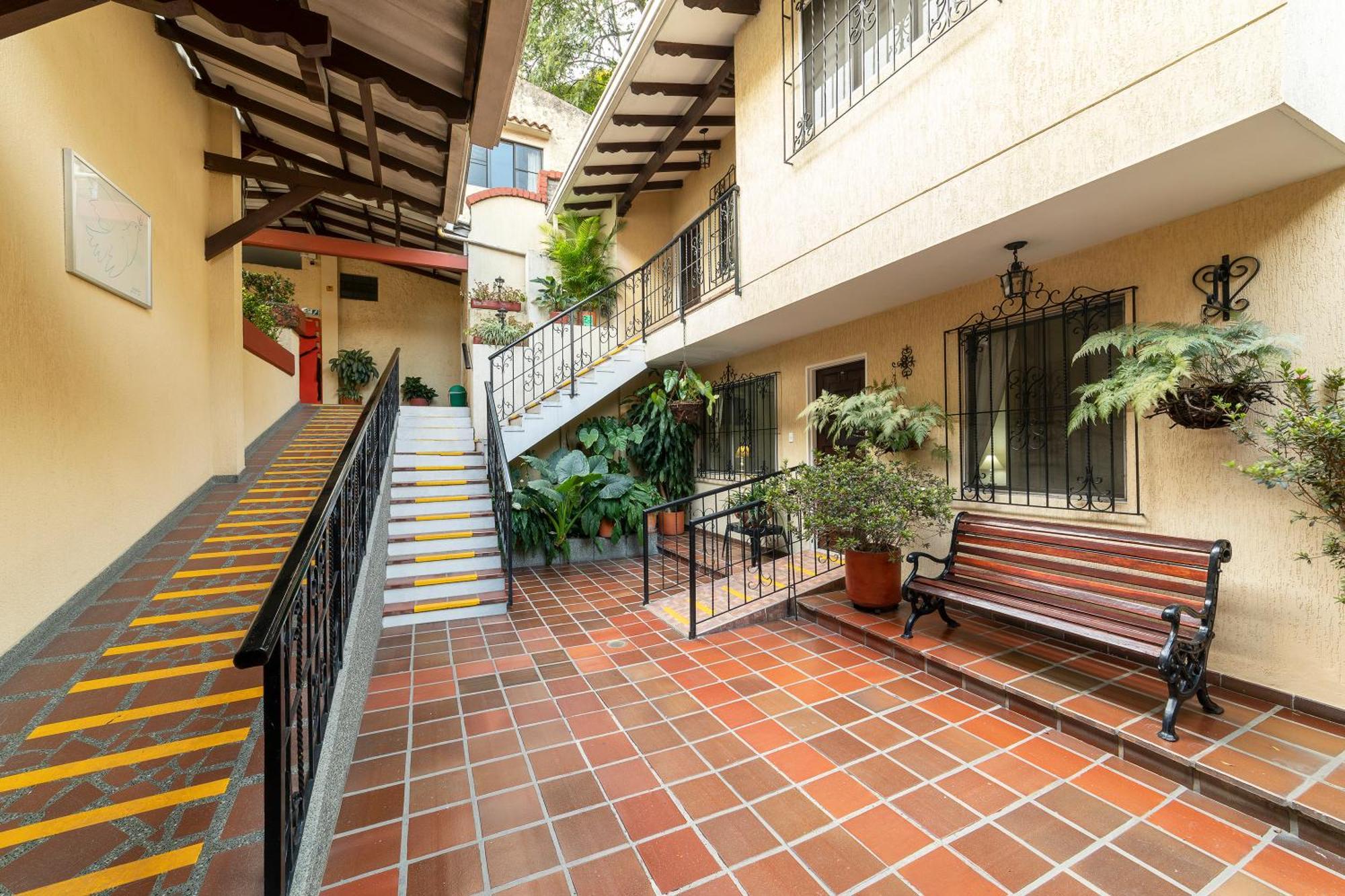Hotel Stein Colonial Cali Bagian luar foto